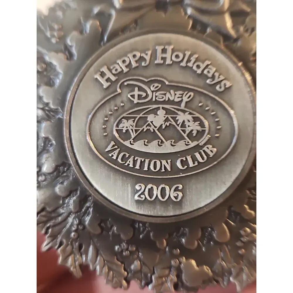 Happy Holidays Disney Vacation Club 2006 Wreath Ornament